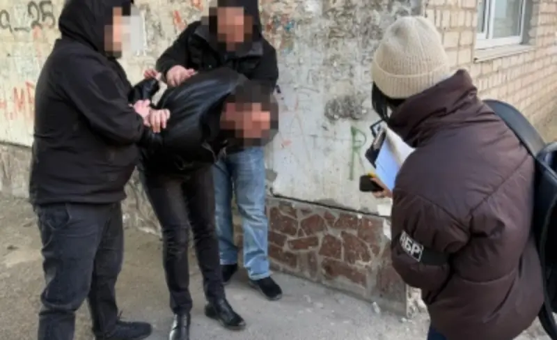На Кіровоградщині податківця викрили на отриманні 200 тисяч гривень хабаря