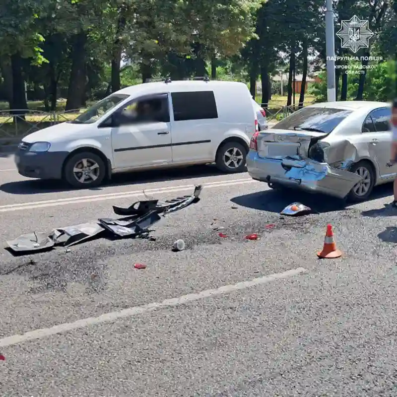 У Кропивницькому водій Jeep влаштував ДТП з трьома авто та втік, але його знайшли